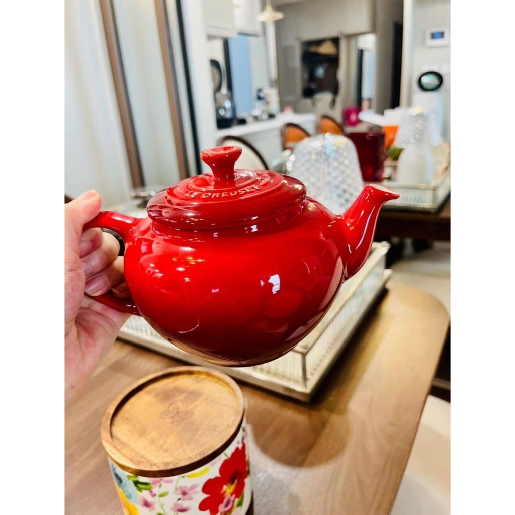Bộ Ấm Chén Le Creuset Gồm 1 Ấm 600ml Và 4 Chén 100ml
