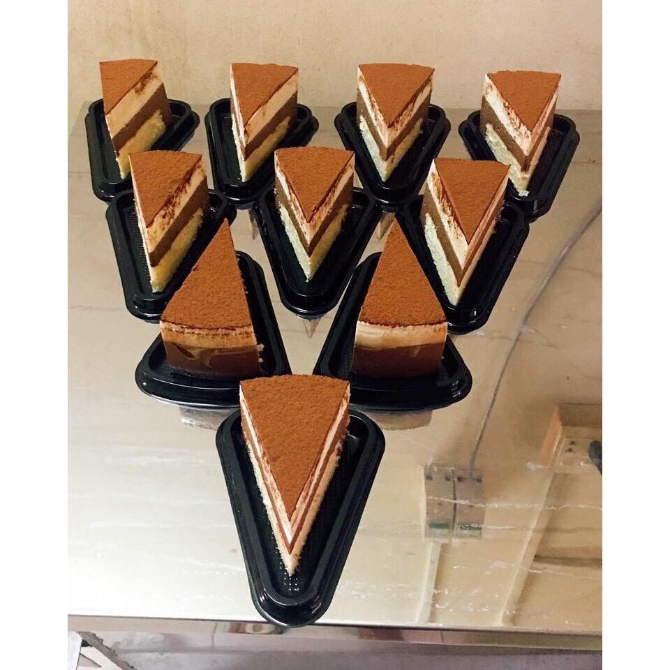 100 Hộp bánh tam giác - hộp bánh tiramisu tam giác A03 mang về