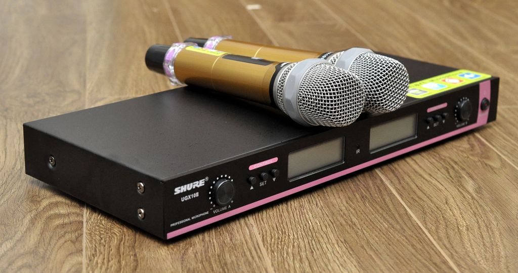 Micro Karaoke Không Dây Cao Cấp Shure UGX10II, Phạm vi sử dụng 200m, Thay đổi 200 Kênh tầng số tránh trùng sóng khi 2 mic gần nhau , Chống hú rít cực tốt, TN Bluetooth Siêu Bass Có Mic Đàm Thoại Thích Hợp trò chuyện trên Zoom  - Hàng nhập khẩu