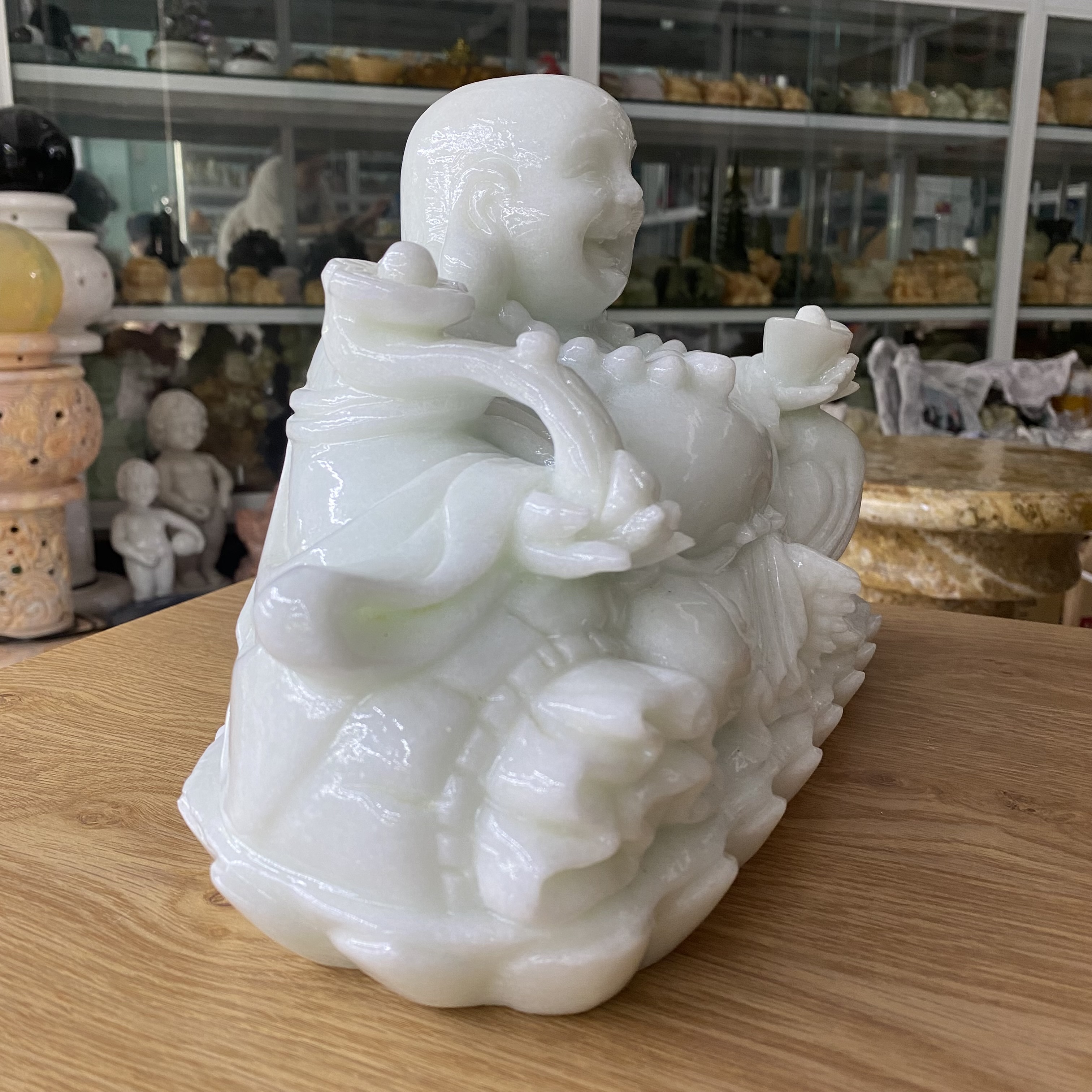 Tượng Phật Di Lặc Ngồi Phong Thuỷ Cười Hoan Hỉ Đá Cẩm Thạch Trắng - dài 30cm