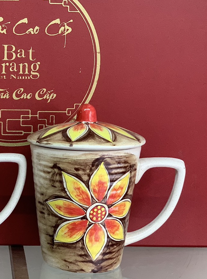 Cốc sứ Bát Tràng dung tích 350ml vẽ hoa mẫu 1