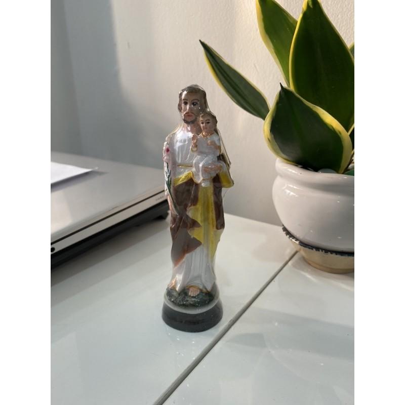 566. Giuse bế Chúa