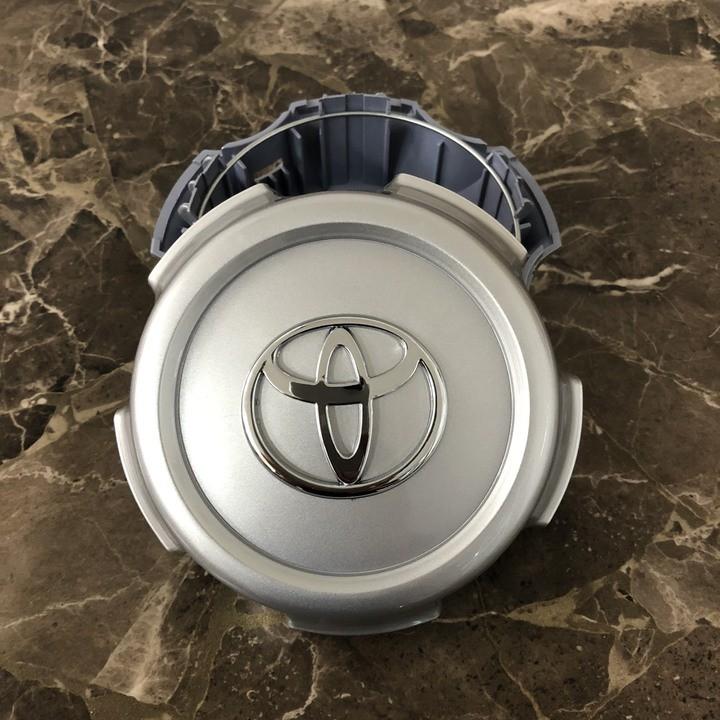 Logo chụp mâm, ốp lazang bánh sau xe ô tô Toyota Land Cruiser 1998-2002: Mã sản phẩm TY-031