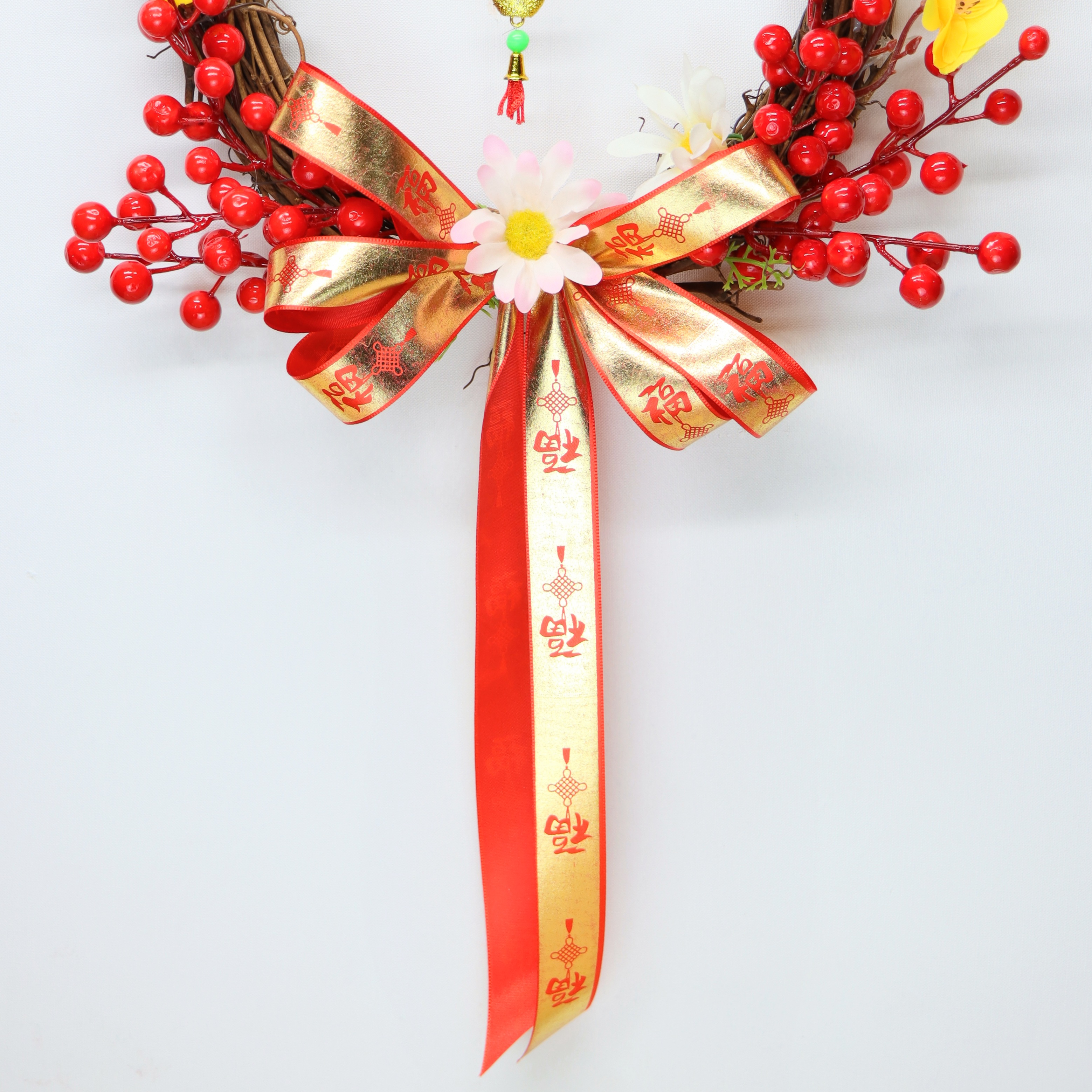 Vòng hoa tết H45, vòng quả đỏ  trang trí tặng kèm đèn