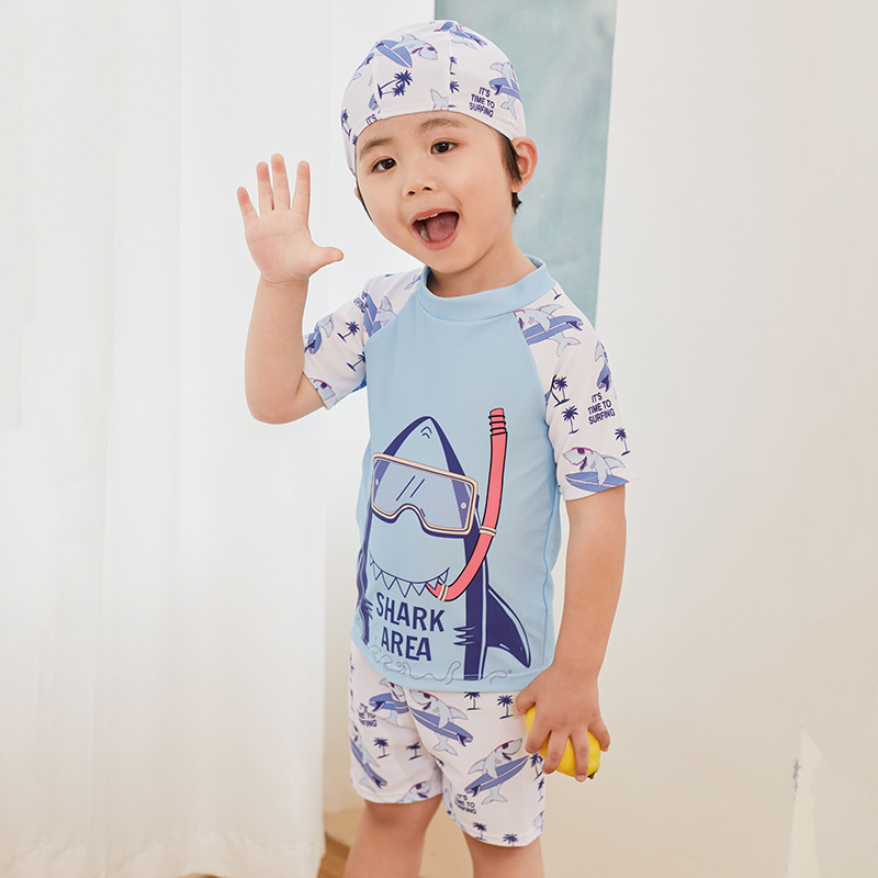 Đồ bơi trẻ em, bé trai chất vải co giãn 4 chiều họa tiết Shark cá mập tặng kèm nón bơi cho bé từ 10kg đến 35kg