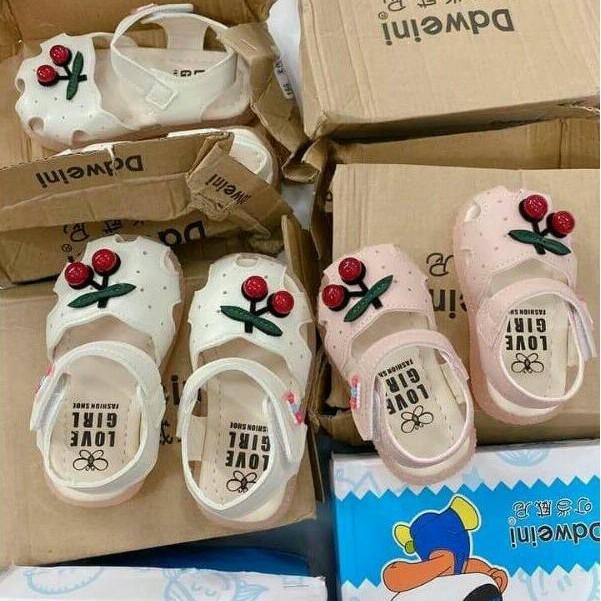 Giày sandal tập đi cho bé gái hình cherry đáng yêu