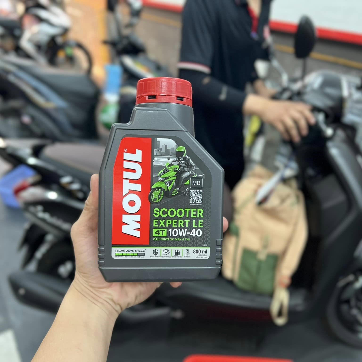 Nhớt Motul Xe Tay Ga Scooter Expert Le 10W40