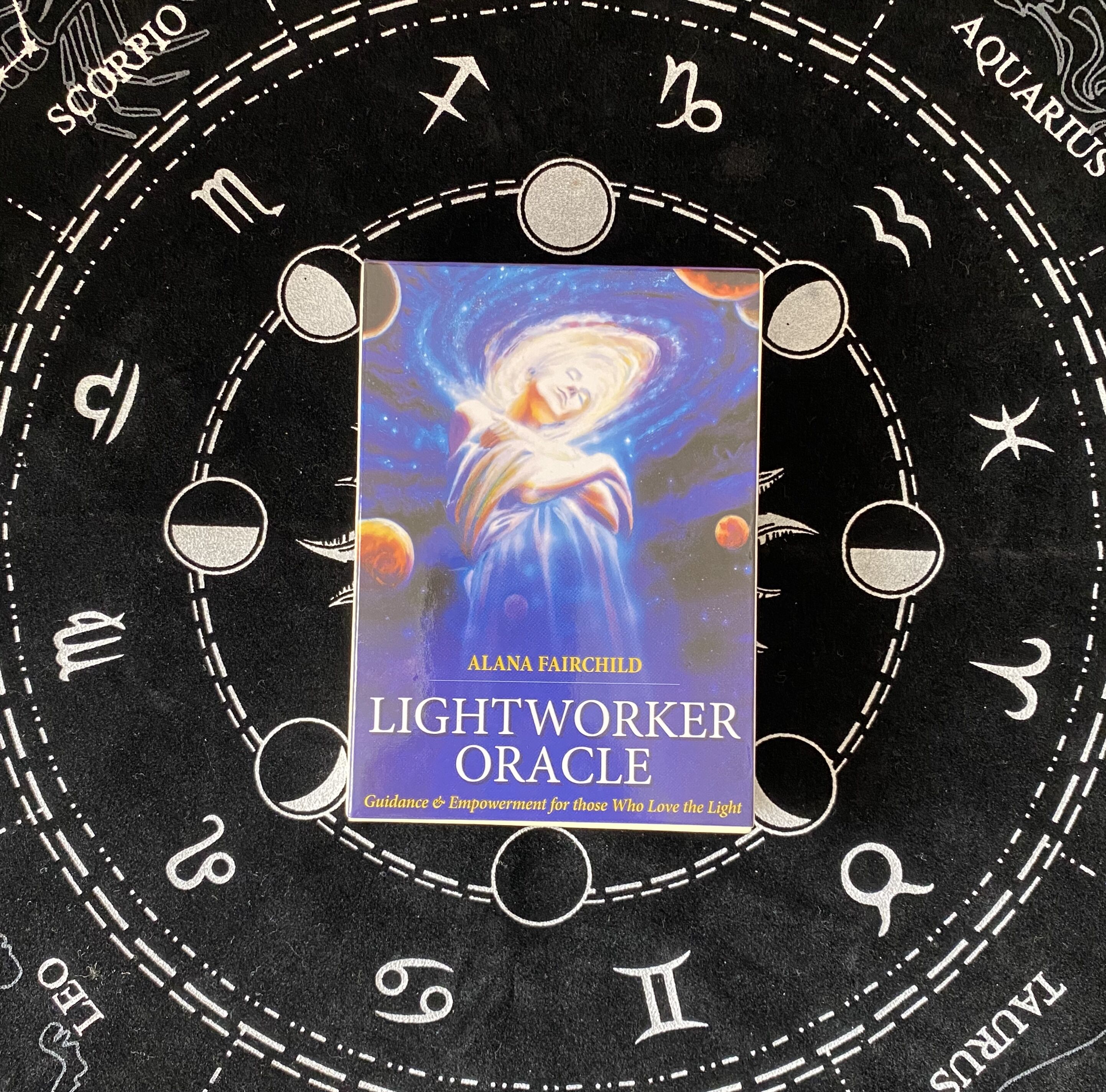 Bộ Tarot Lightworker Oracle Bài Bói New