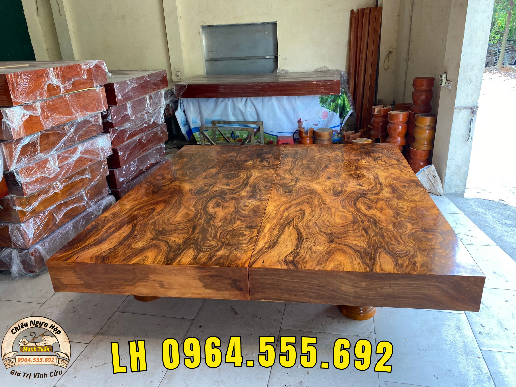 Chiếu Ngựa Hộp ( KT 240 x 220 x 20cm ) - Gỗ Hương Vân Xám