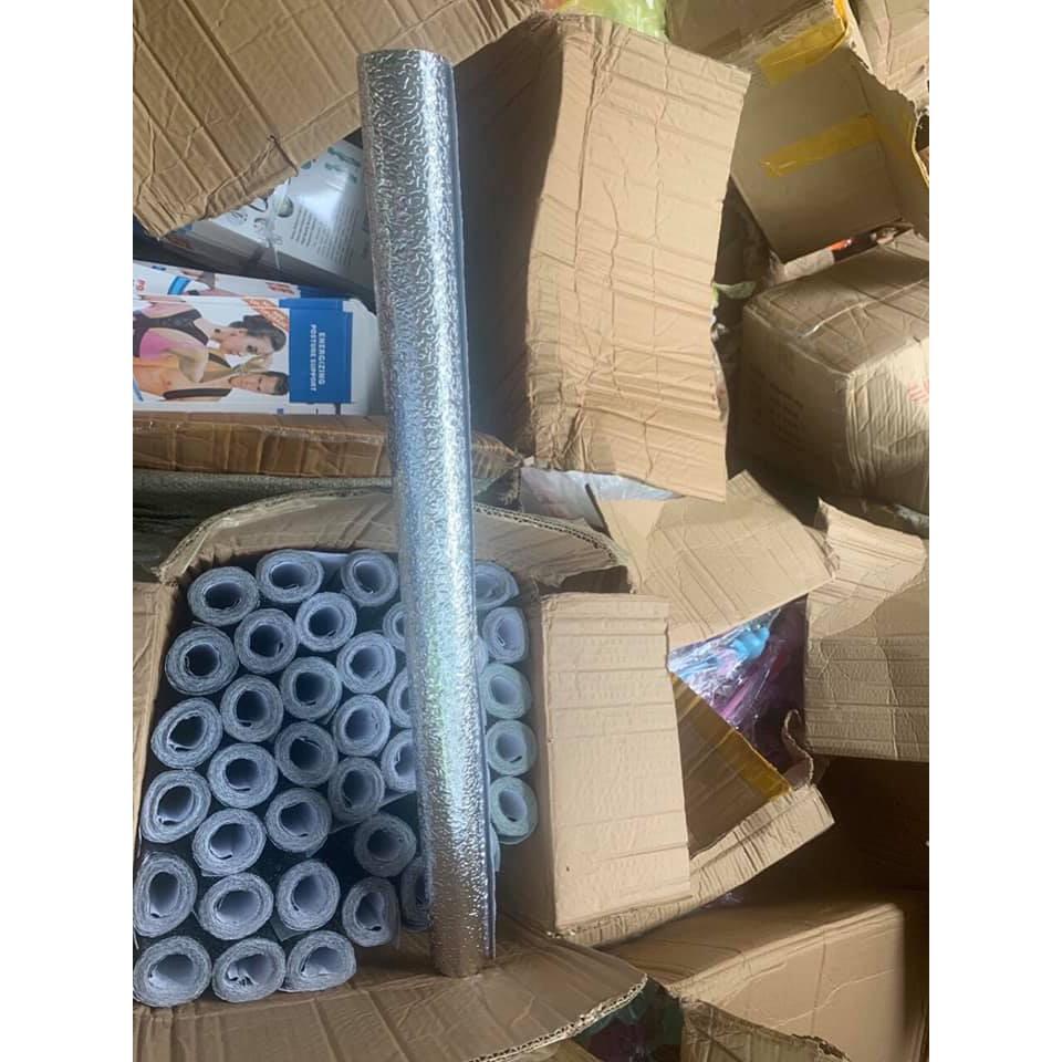Cuộn giấy bạc dán bếp cách nhiệt, miếng decal dán tường nhà bếp chống thấm bền đẹp