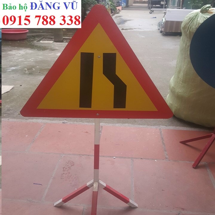 Biển báo công trường đang thi công