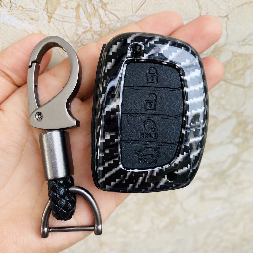 Ốp chìa khóa carbon xe Hyundai Creta, I10 2021 2022 2023 - chìa 4 nút,tặng kèm móc khoa cao cấp