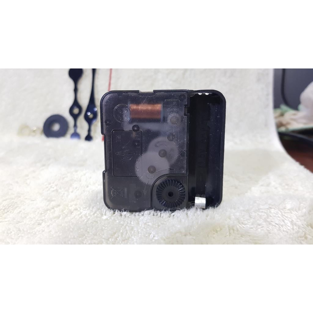 Máy đồng hồ treo tường Taiwan kim giật M3288