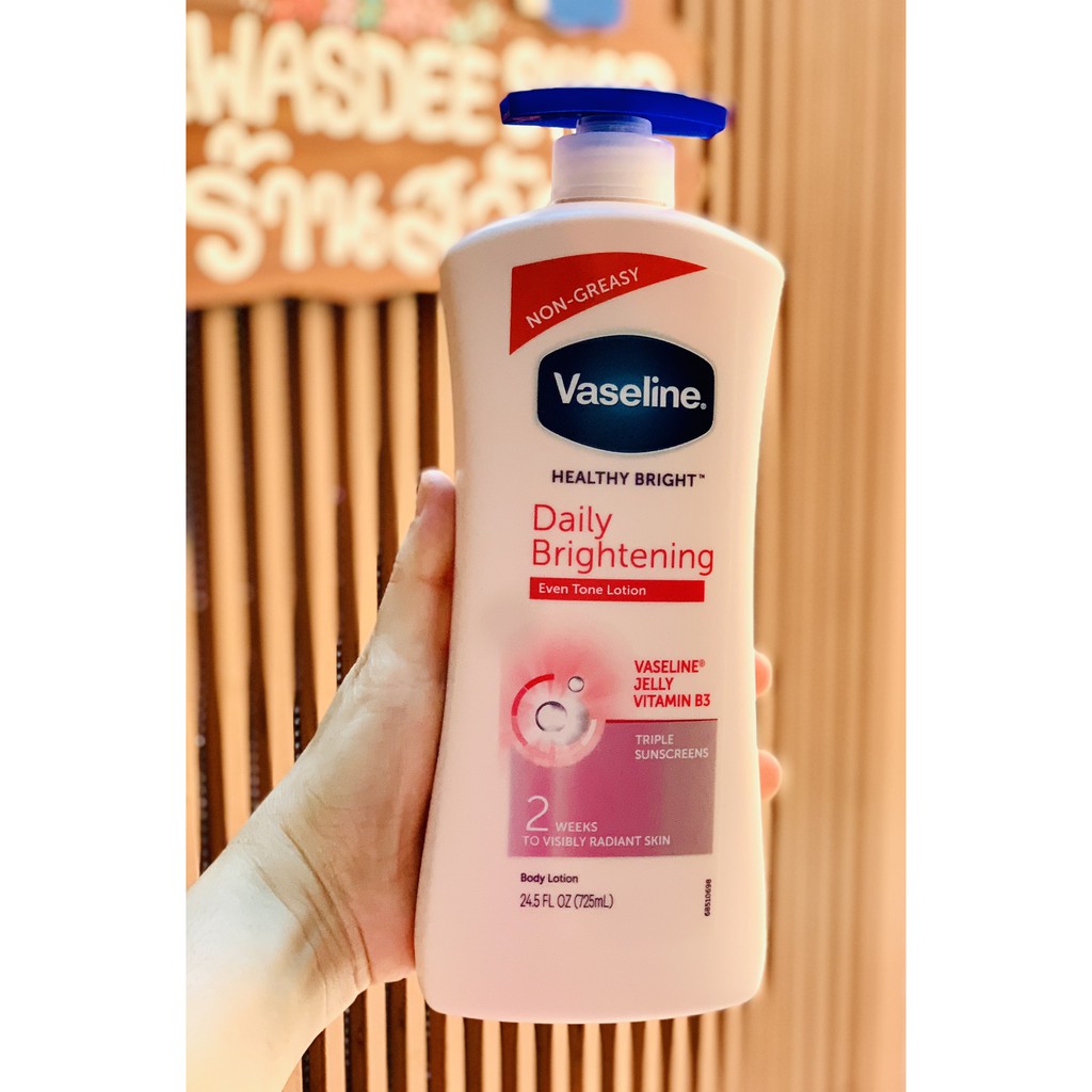 Sữa dưỡng thể Vaseline dưỡng trắng da 725ml