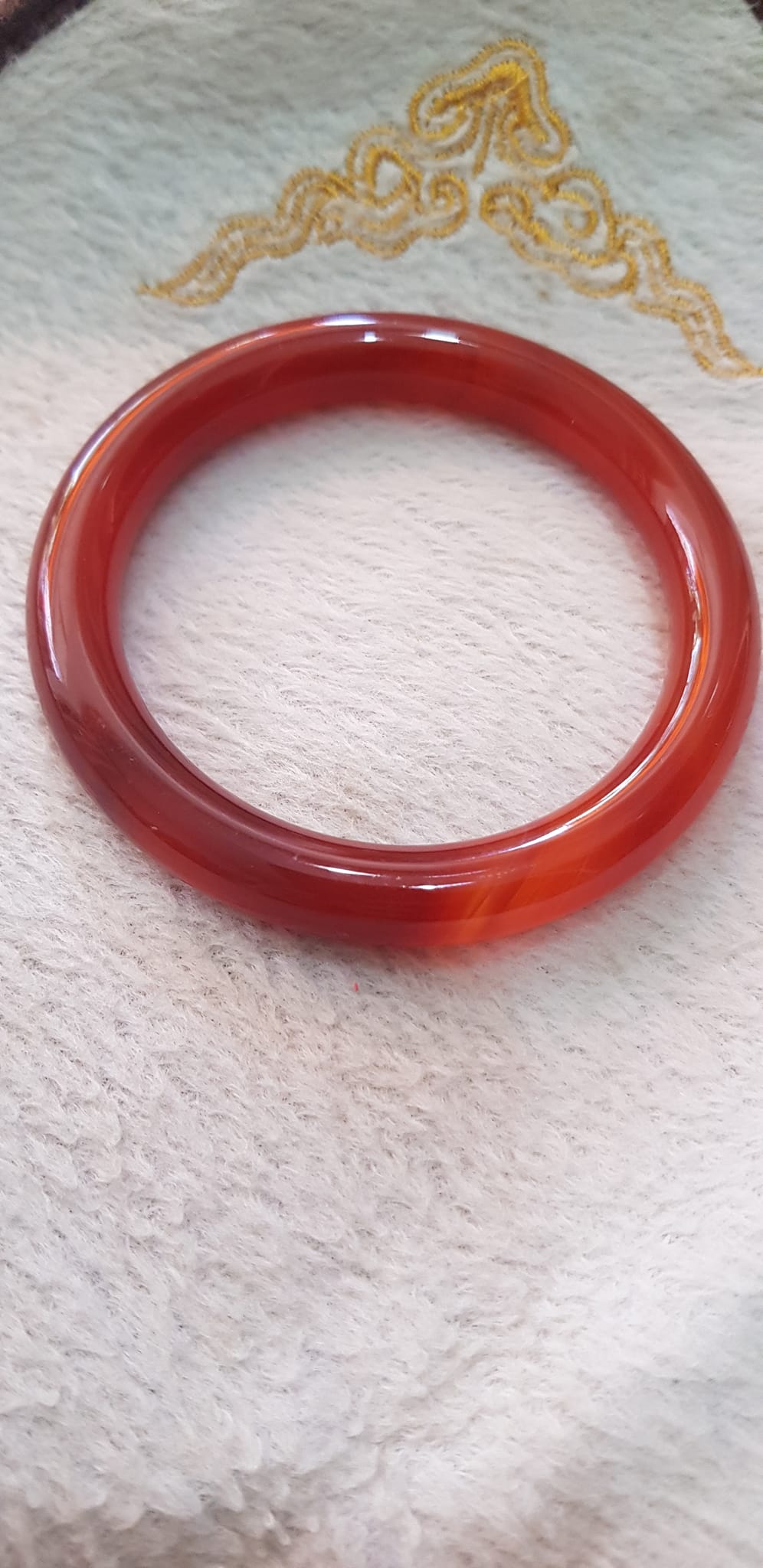 Vòng mã não đỏ Đậm vân ni 58mm x chột 9,2mm Nữ mệnh hỏa mệnh thổ màu đỏ đậm vân là màu chiến thắng Nặng 55kg - 65kg đeo đẹp ạ