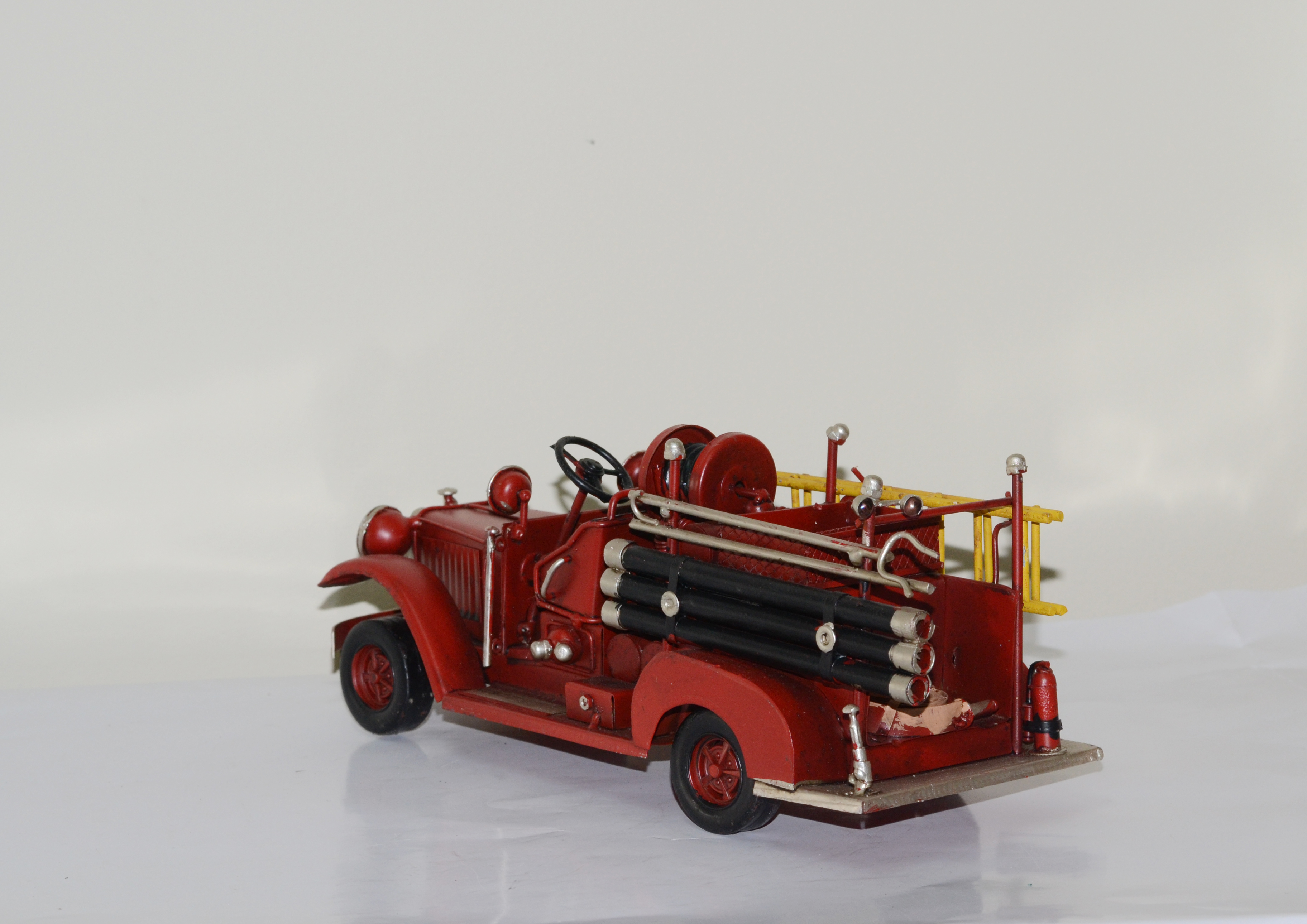 Mô hình xe cứu hỏa kim loại trưng bày/ Fire Truck Metal Decoration Handmade (1904D-1645)