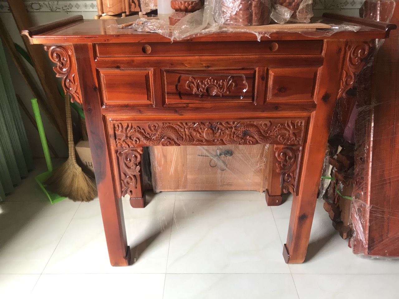 Bàn Thờ Bàn Cúng-Bàn phật-Bàn gia tiên 1 tầng ngang 1m27 Gỗ Tràm Bông Vàng