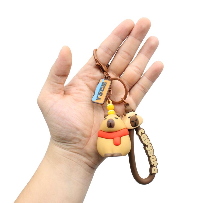 Móc Khóa Nhựa Capybara Đeo Khăn Đỏ - ZooZoo 7501