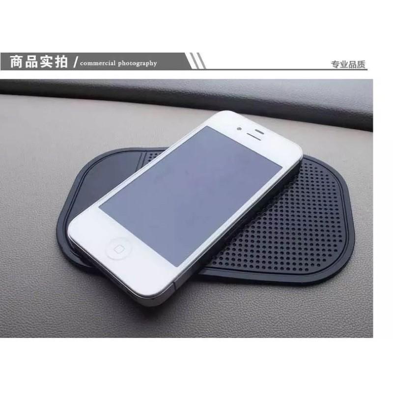 Tấm Lót Dán Giữ Điện Thoại vật dụng chống trượt trên Ô Tô Xe Hơi, miếng cao su silicon nhựa dẻo chống sốc