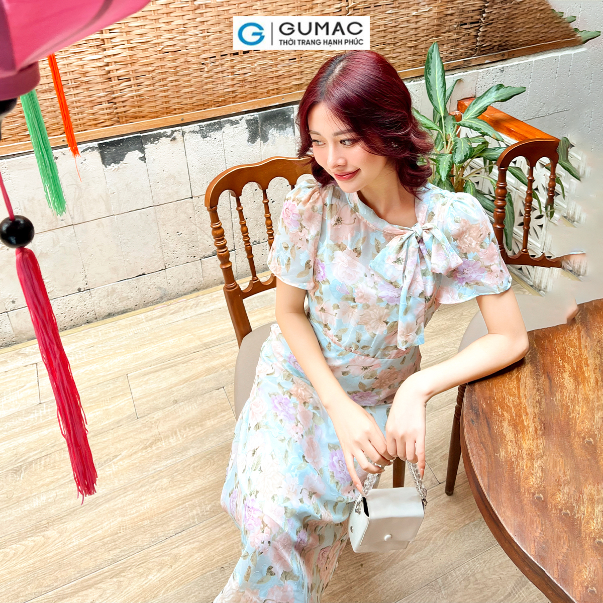 Đầm hoa thắt nơ cổ GUMAC DD09049