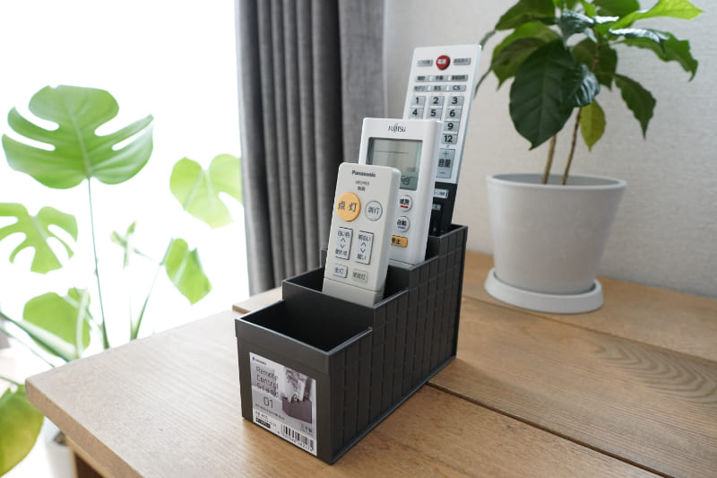 Ống đựng remote, vật dụng 4 ngăn