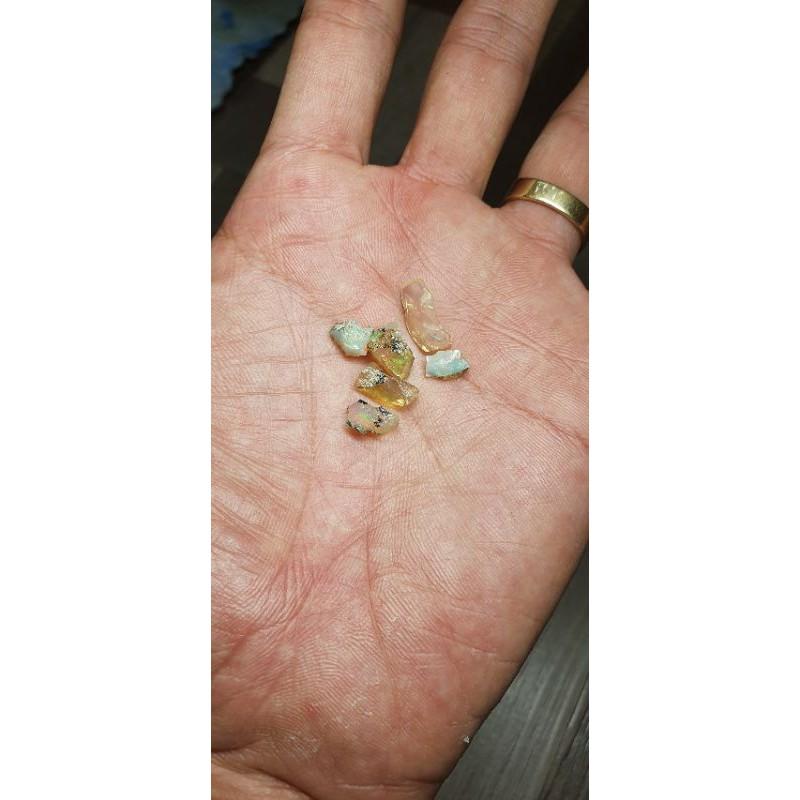 Vụn Nữ Oa Opal dùng để thanh tẩy