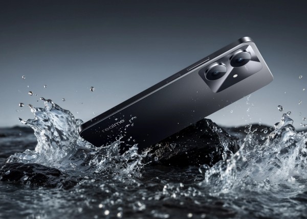 Realme Note 60x sở hữu thiết kế vuông vức với bốn cạnh viền sắc nét