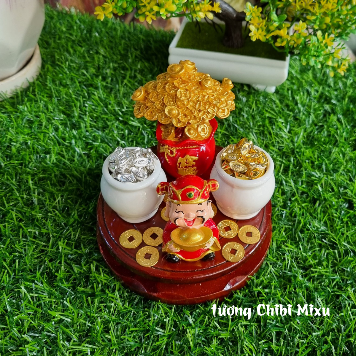 Combo Tài Lộc (Thần Tài 4cm + chum vàng + chum bạc + cây tiền + đế 10cm + 10 xu vàng)