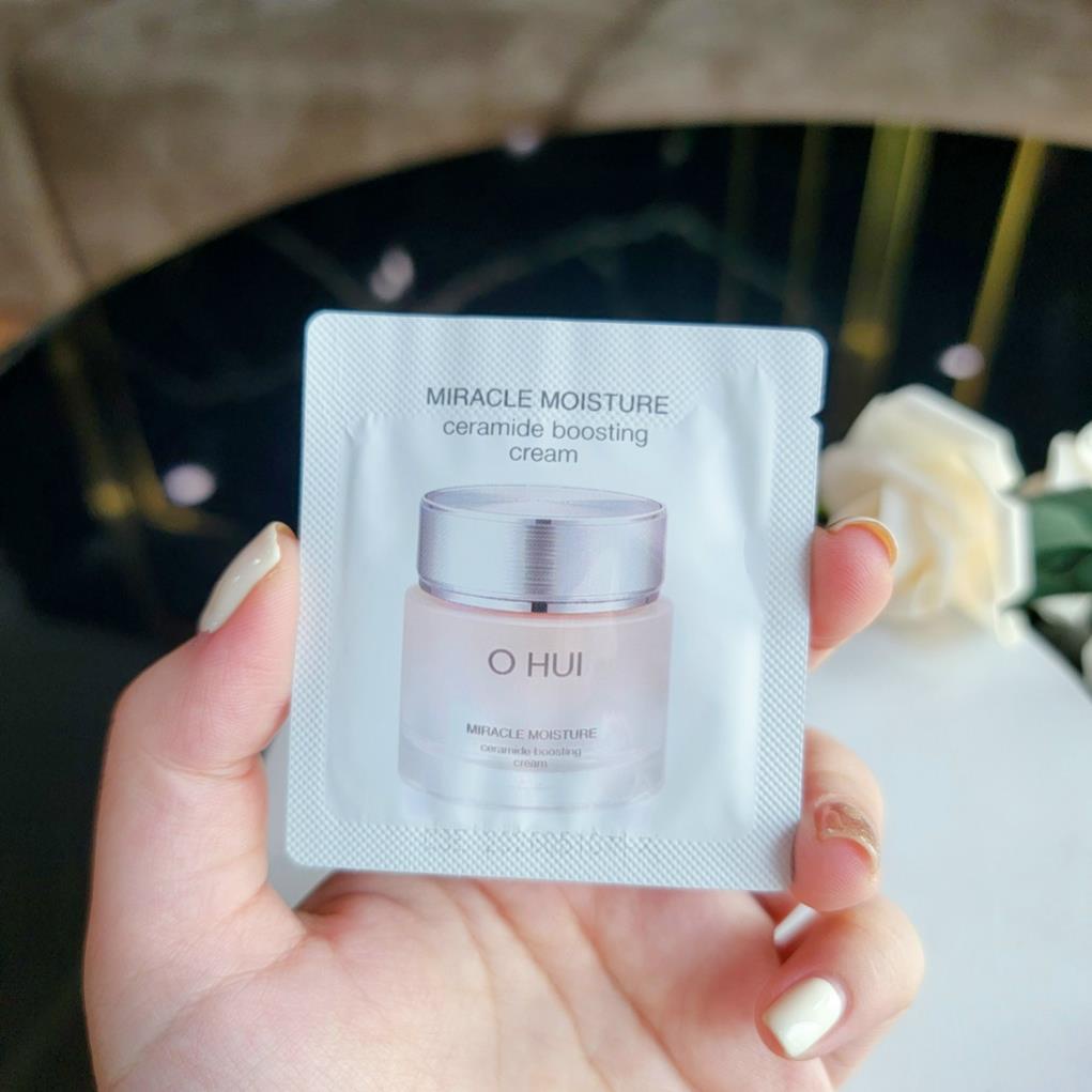 Combo 30 gói kem dưỡng ẩm mịn mượt căng sáng da OHUI Miracle Moisture Ceramide Boosting Cream 1ml