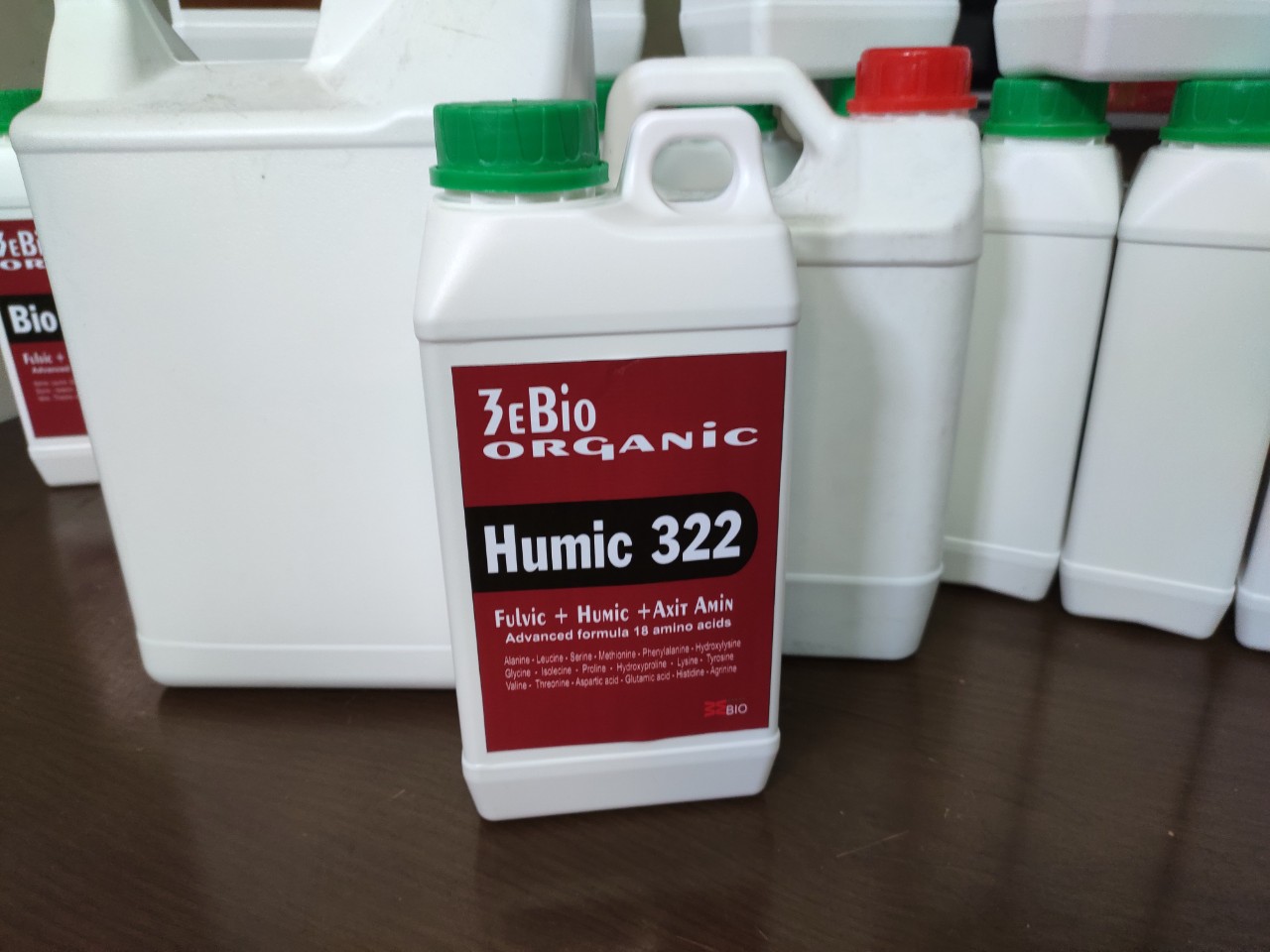 Phân bón humic 322- acid humic 322 - giải độc cây trồng - phát triển rễ mạnh  - kích thích sinh trưởng cây trồng- siêu lích rễ (humic lỏng đậm đăc)