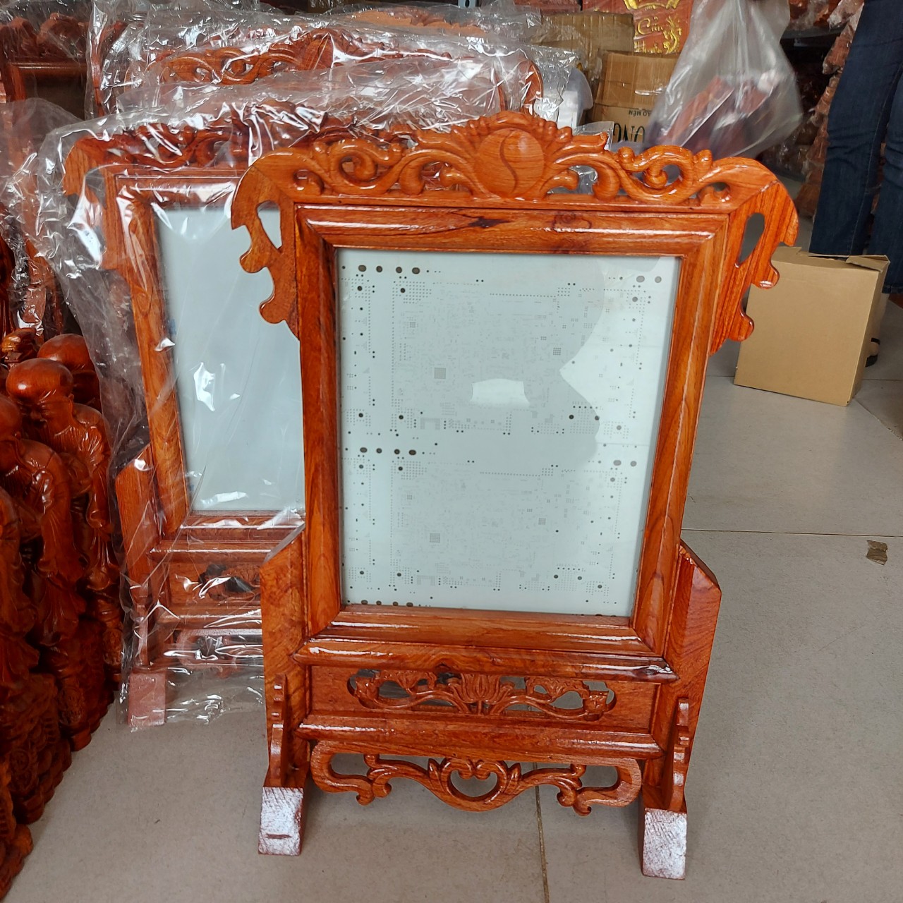Khung ảnh thờ bằng gỗ hương cao cấp - khung hình thờ 20x30cm