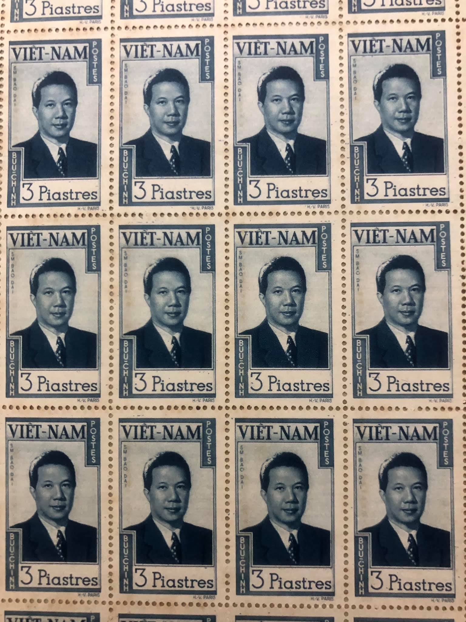 Bloc tem sống Đông Dương nguyên khối 50 con tem vua Bảo Đại (màu xanh dương đậm), vị vua cuối cùng của phong kiến Việt Nam