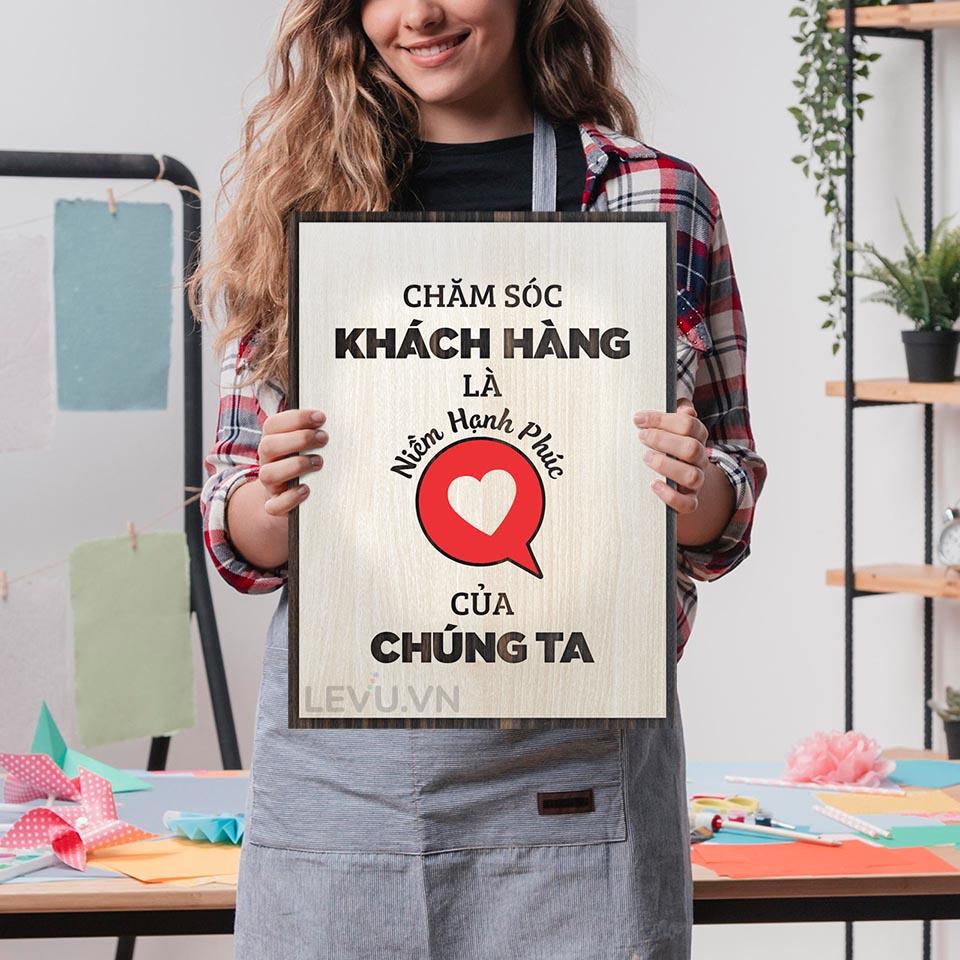 Tranh Truyền Lửa Sự Nghiệp LEVU LV062 "Chăm sóc khách hàng là hạnh phúc của chúng ta"