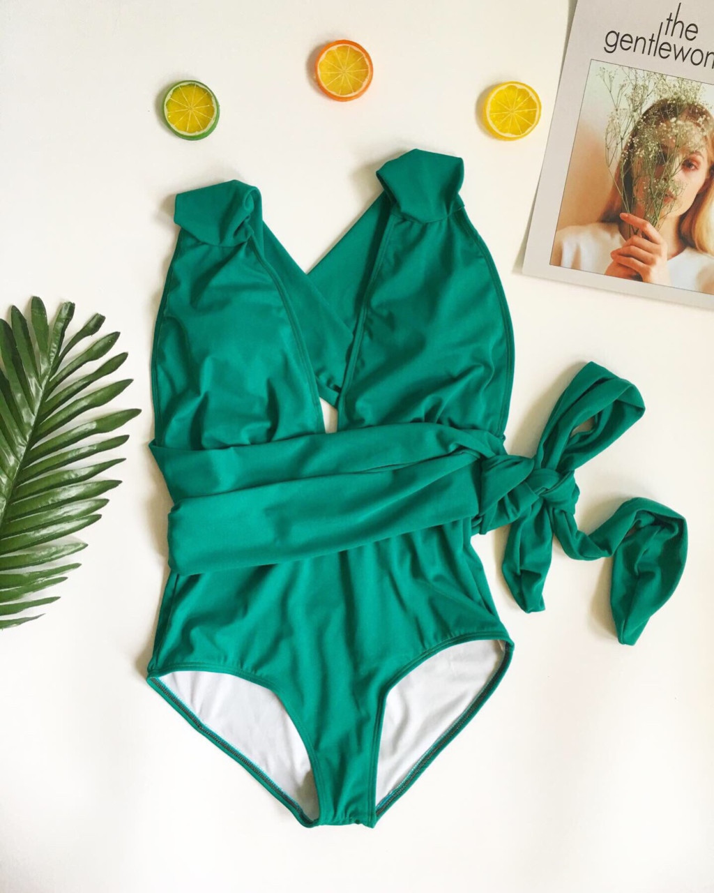 Bikini Liền Tam Giác Nữ Xẻ Sâu Ngực Quyến Rũ