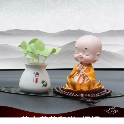 Trang trí taplo ô tô / Quà tặng tâm linh với set hoà thượng cầm chuỗi ngồi đài sen.