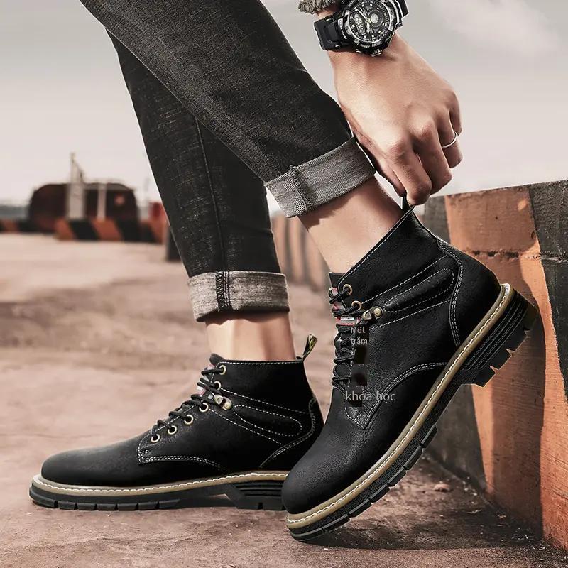 Phong cách mới nhất của giày bốt Martin phiên bản Hàn Quốc giày lưới màu đỏ khuyên dùng cho các cặp đôi giày công sở