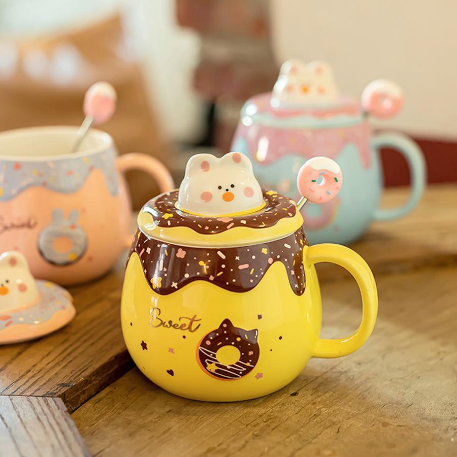 Cốc Sứ Donut Hoạt Hình Thỏ Dễ Thương Có Nắp 3D Và Thìa Khuấy Cute 400ml - Quà Tặng Trẻ Em Bạn Gái