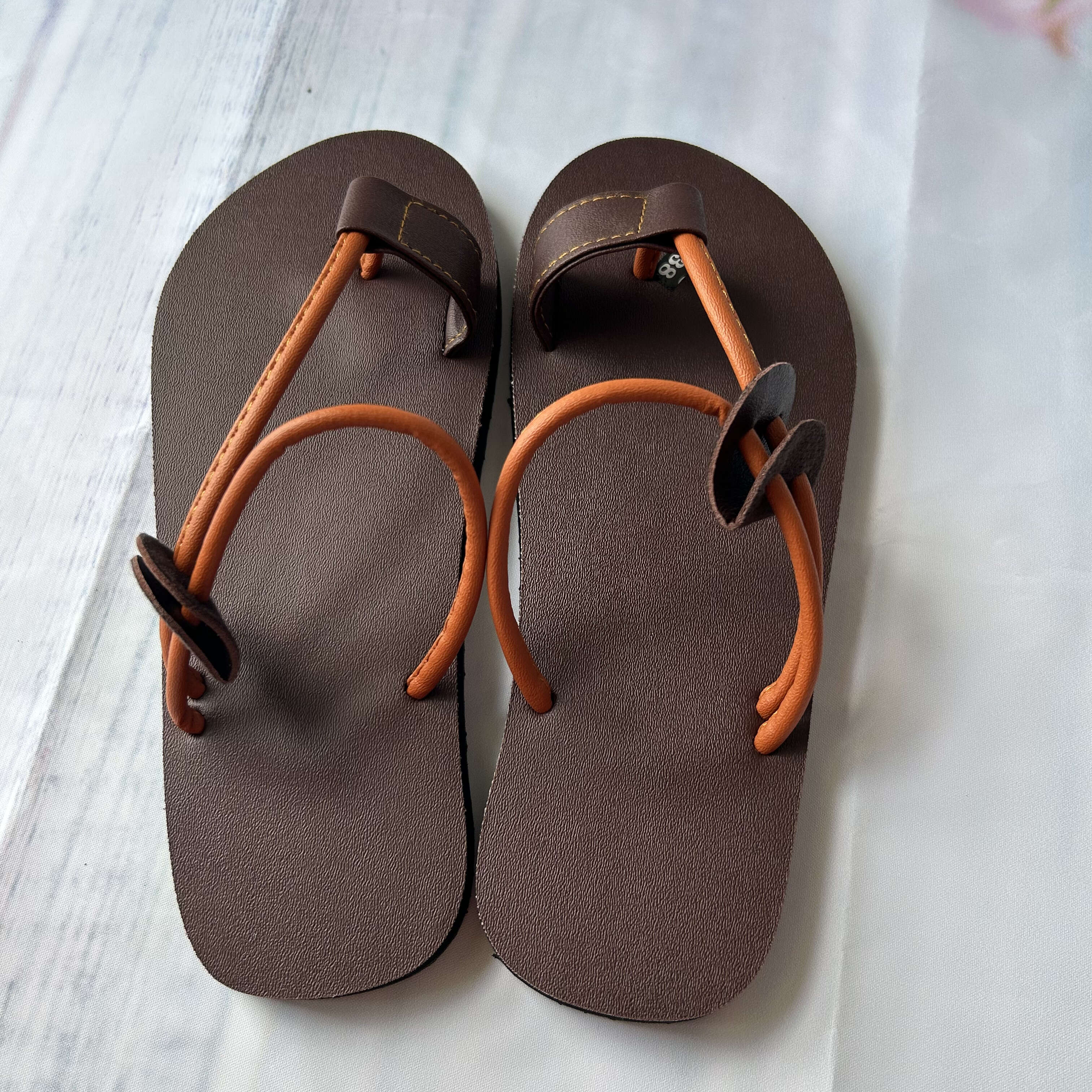 Dép sandal Nữ quai da mềm Đế bệt Cao Su ôm chân LYNA Sandal mã SD02