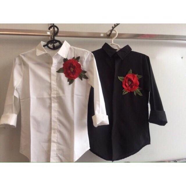 Áo sơ mi thêu hoa có sẵn