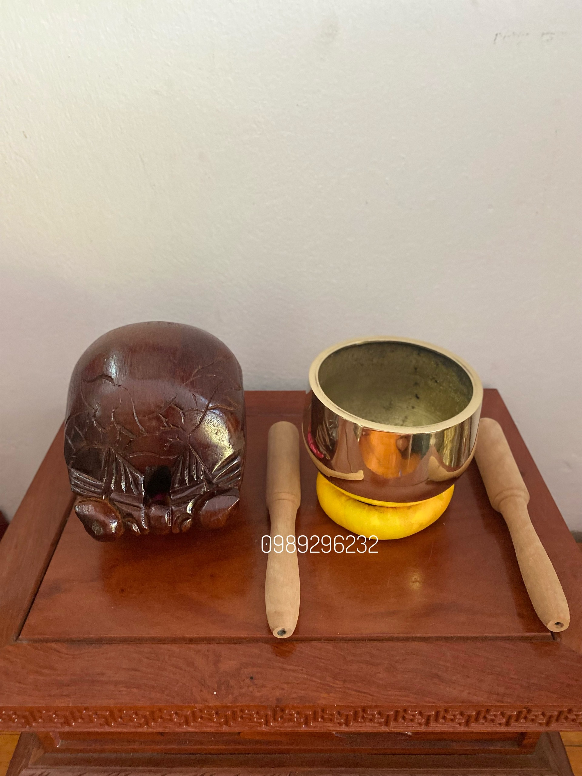Bộ Chuông Mõ Tụng Kinh Cao Cấp Chuông Bằng Đồng Vàng Mõ Bằng Gỗ Đầy Đủ 2 Đế Và 2 Dùi Gỗ s2