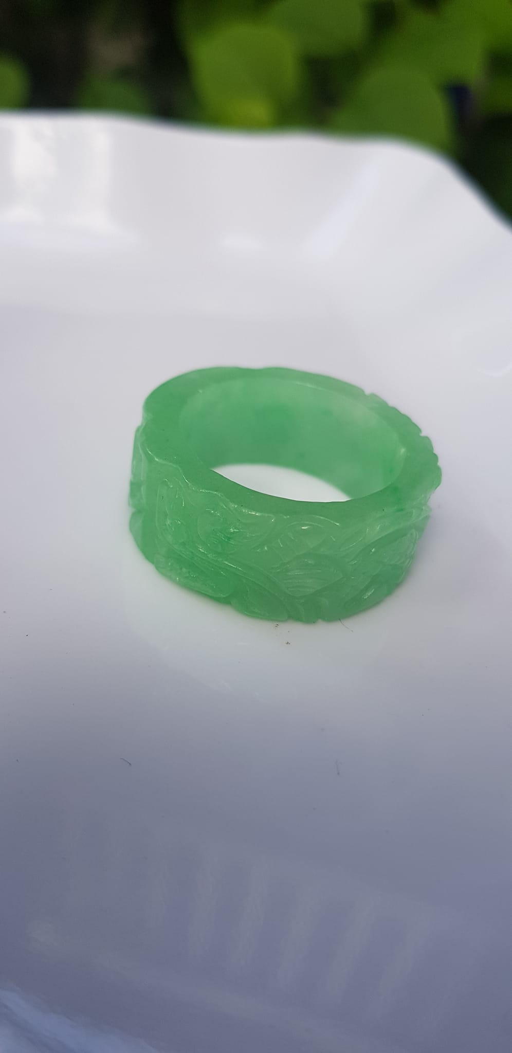 Nhẫn Nam Bản Vuông Trạm Rồng Đẹp Size Nhẫn Ni 22mm x Cao 11mm x Dầy 4mm Màu Xanh Ngọc Cẩm ThạchTươi đẹp ạ