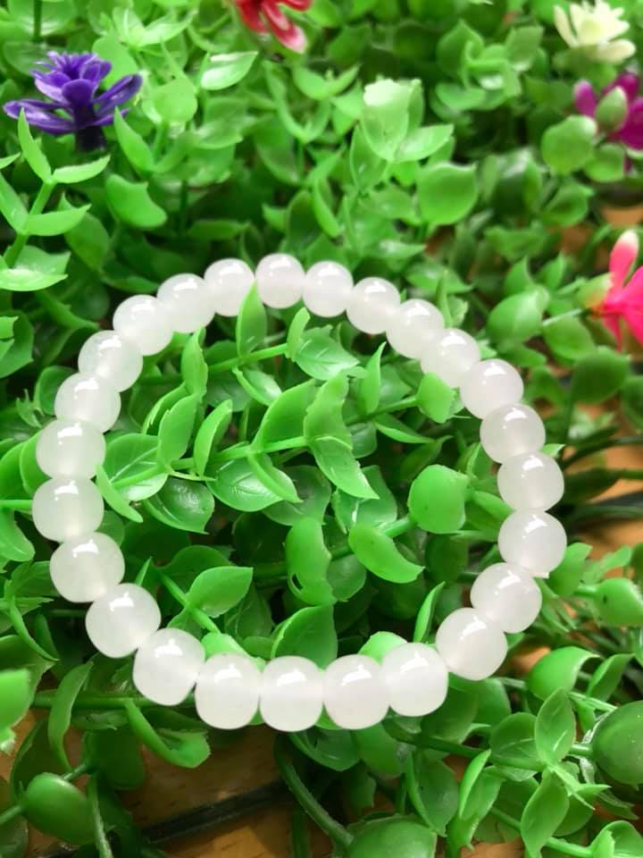 Vòng Tay Phong Thủy May Mắn Đá Ngọc Hoà Điền TRẮNG Tự Nhiên Size 8mm Màu Trắng Ngọc bóng đẹp Nữ mệnh Kim mệnh Thủy ạ