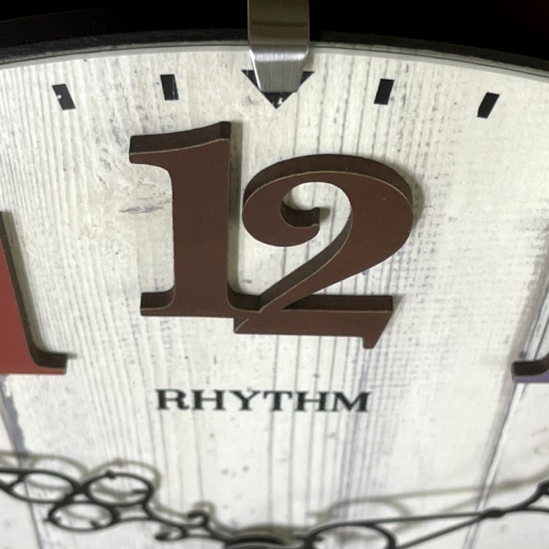 Đồng hồ treo tường RHYTHM WOODEN WALL CLOCKS CMP549NR03- Vỏ màu Trắng ( Kích thước 30.0 x 38.7 x 6.2cm), Vỏ màu nâu