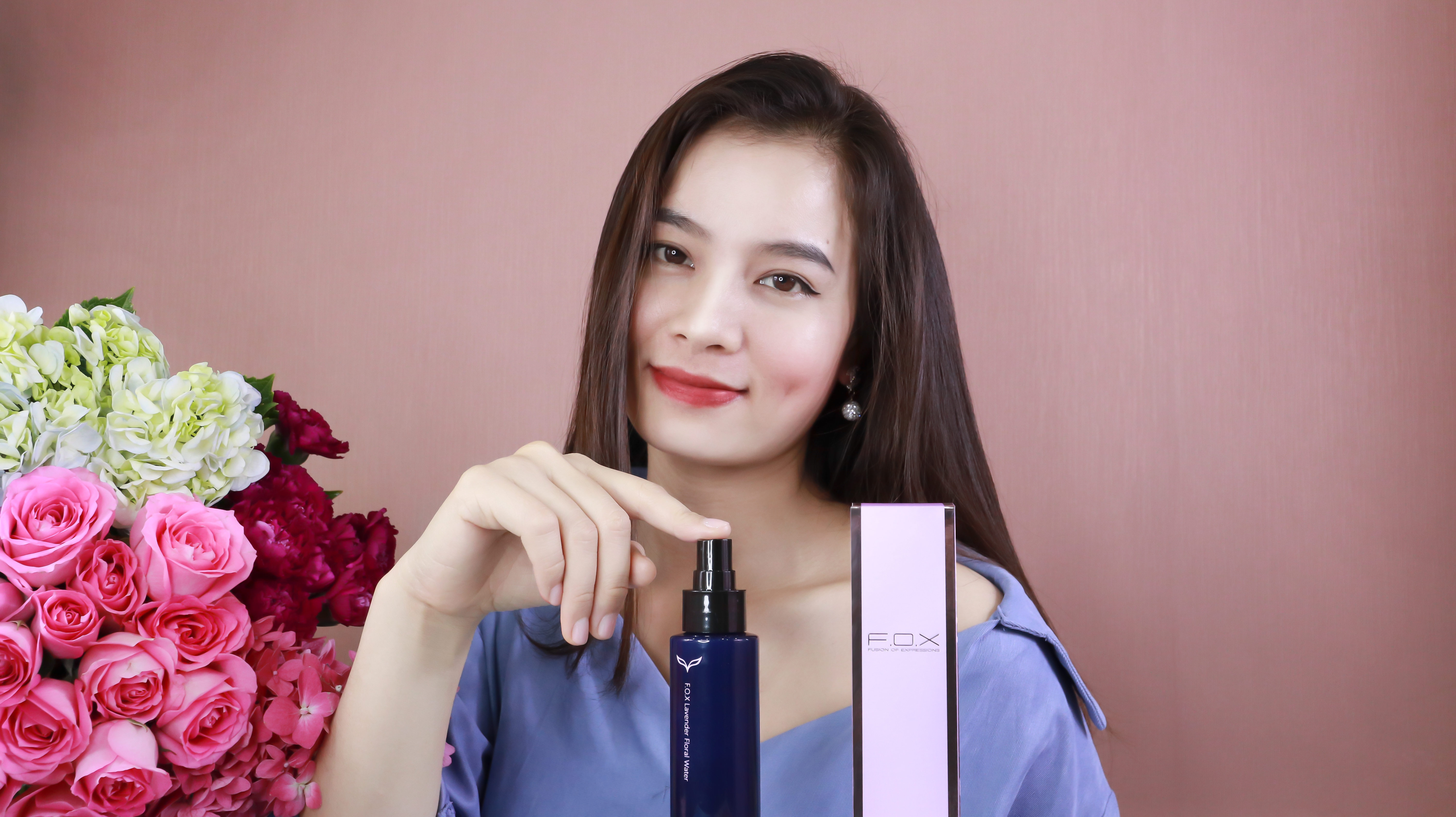 Xịt khoáng dưỡng ẩm da và làm sáng da hương hoa Lavender Floral Water FOX Cosmetics 100ml