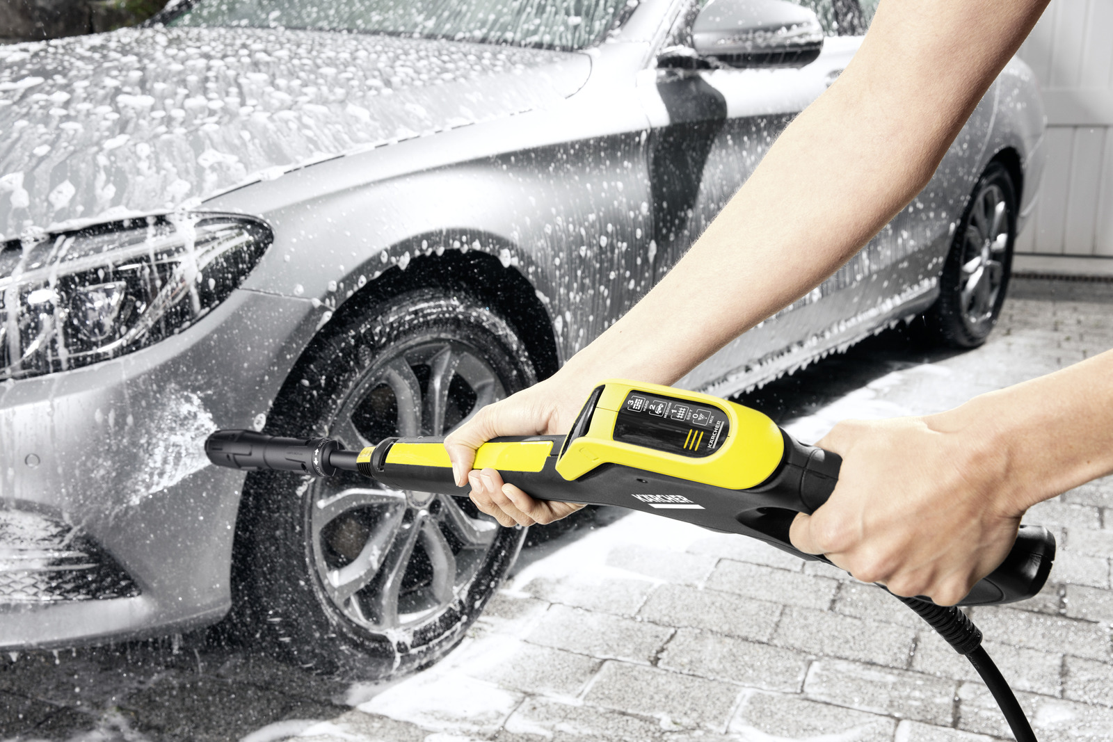 Máy phun rửa áp lực cao Karcher K 4 Power Control 