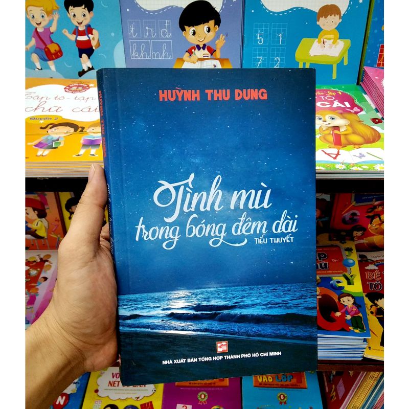 Tình Mù Trong Bóng Đêm Dài