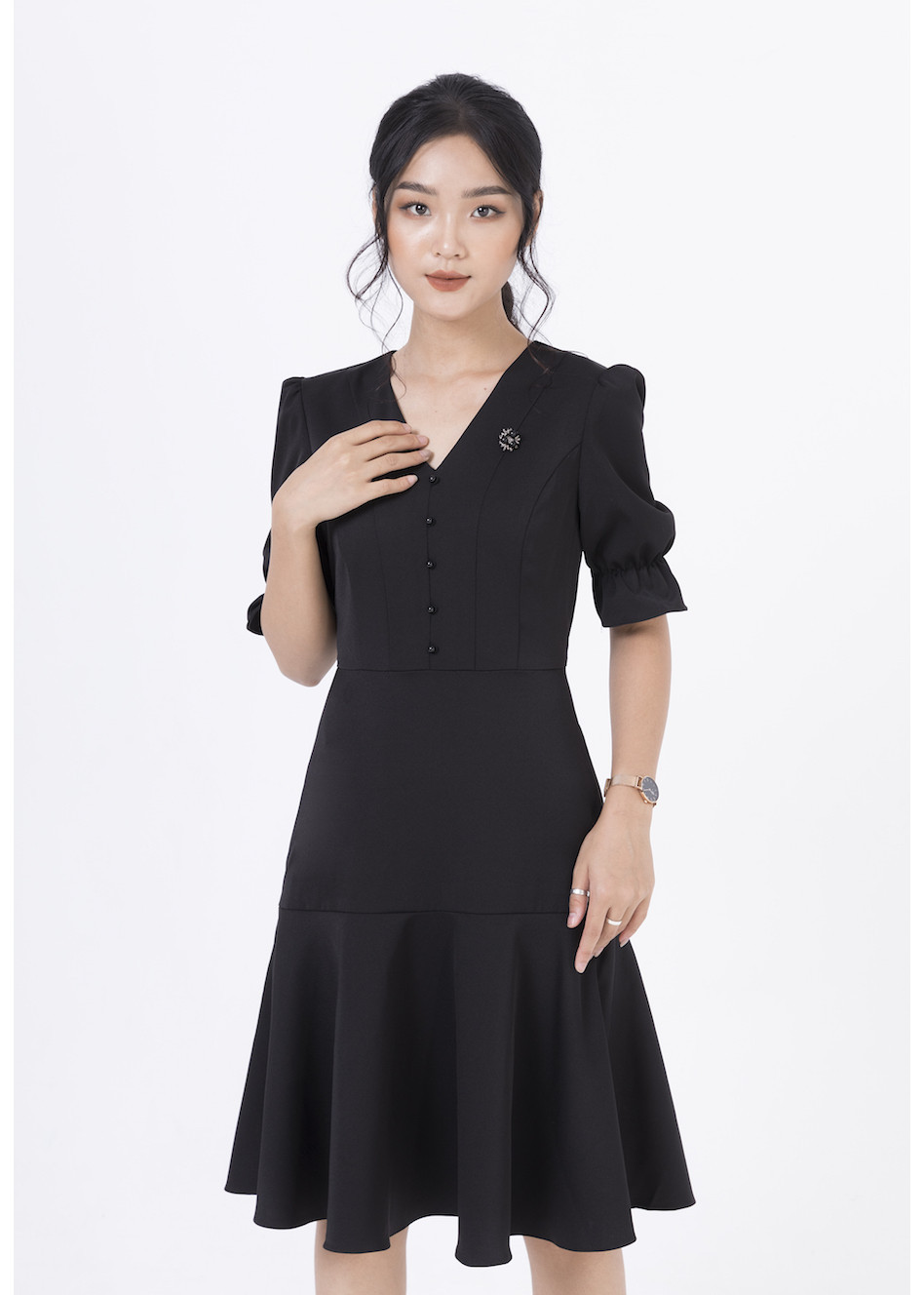 De Leah - Đầm Xoè Tay Lỡ Cúc Trai - Đen