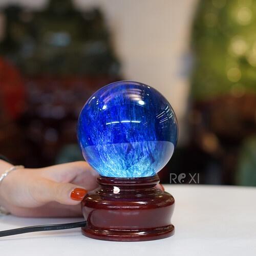 Quả cầu màu xanh biển obsidian 0,91kg + đế đèn