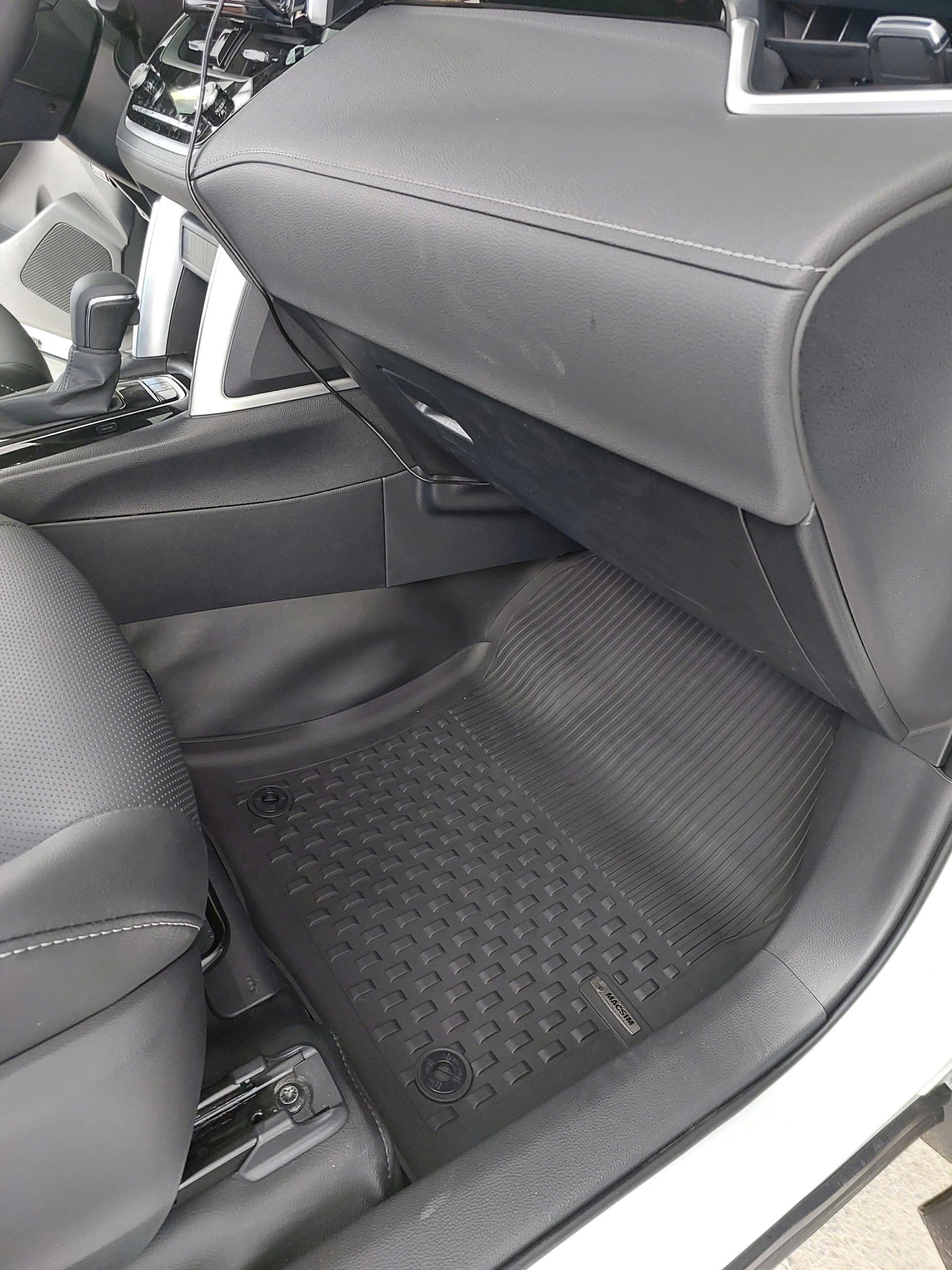 Thảm lót sàn ô tô nhựa TPE Silicon Toyota cross 2022+ Black Nhãn hiệu Macsim