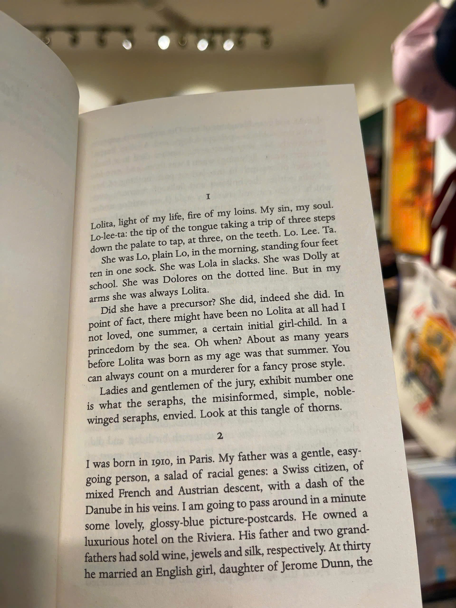 Sách - Lolita by Vladimir Nabokov | Classic / Fiction / Romance / Văn học Nga / Ngoại văn nhập khẩu